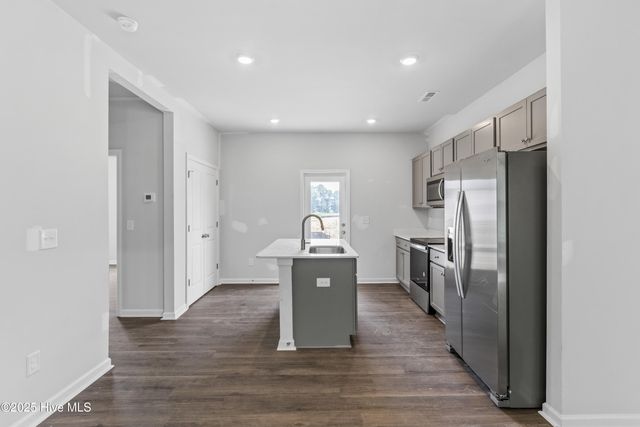 617 S Squires Run Lane, Richlands, NC 28574