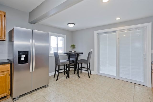 28 Porter St, Springfield, MA 01104