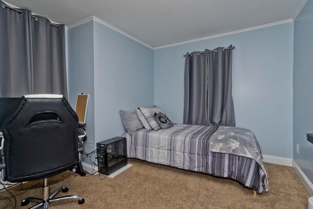 28 Porter St, Springfield, MA 01104
