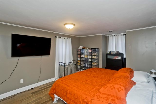 28 Porter St, Springfield, MA 01104