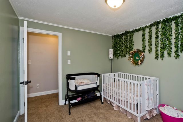 28 Porter St, Springfield, MA 01104