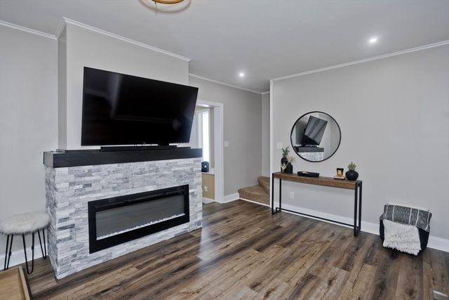 28 Porter St, Springfield, MA 01104
