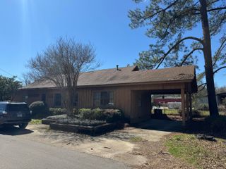 212 McInnis St., Petal, MS 39465