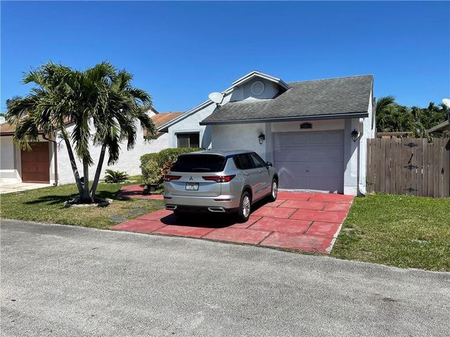 1231 SW 112th Avenue, Pembroke Pines, FL 33025