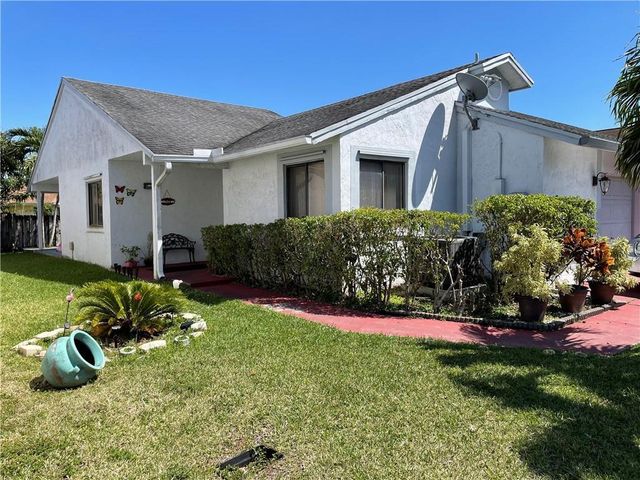 1231 SW 112th Avenue, Pembroke Pines, FL 33025