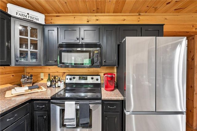239 Reindeer Lane, Talking Rock, GA 30175