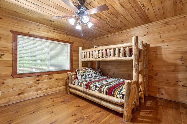 239 Reindeer Lane, Talking Rock, GA 30175