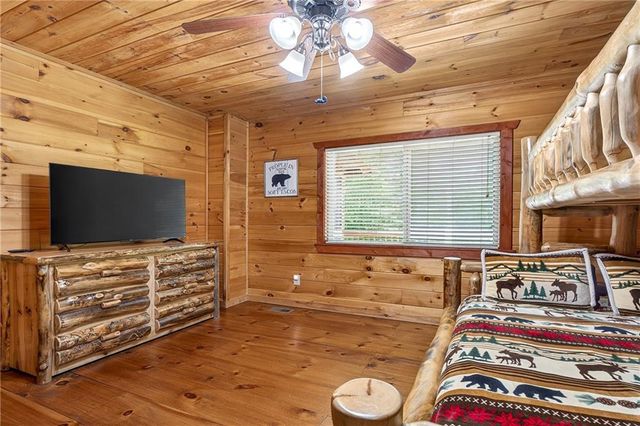 239 Reindeer Lane, Talking Rock, GA 30175