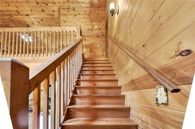 239 Reindeer Lane, Talking Rock, GA 30175