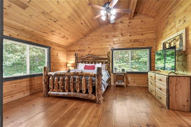 239 Reindeer Lane, Talking Rock, GA 30175