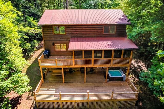 239 Reindeer Lane, Talking Rock, GA 30175