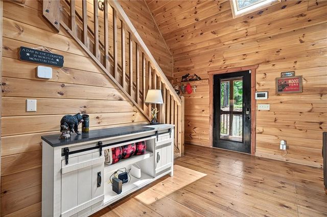 239 Reindeer Lane, Talking Rock, GA 30175