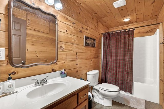 239 Reindeer Lane, Talking Rock, GA 30175