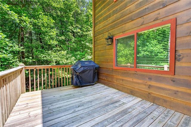 239 Reindeer Lane, Talking Rock, GA 30175