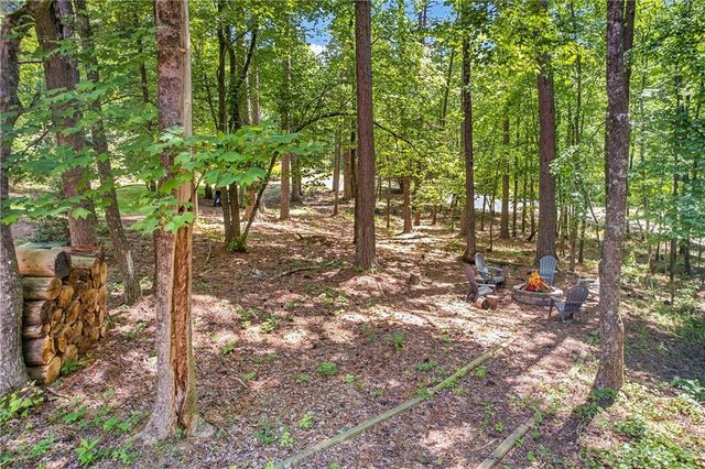 239 Reindeer Lane, Talking Rock, GA 30175