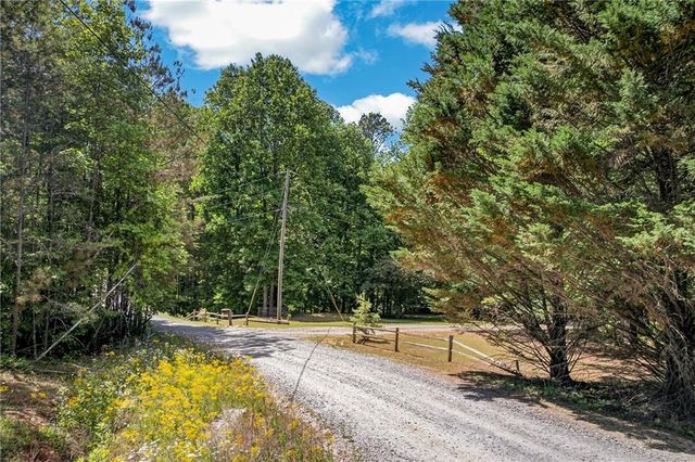 239 Reindeer Lane, Talking Rock, GA 30175