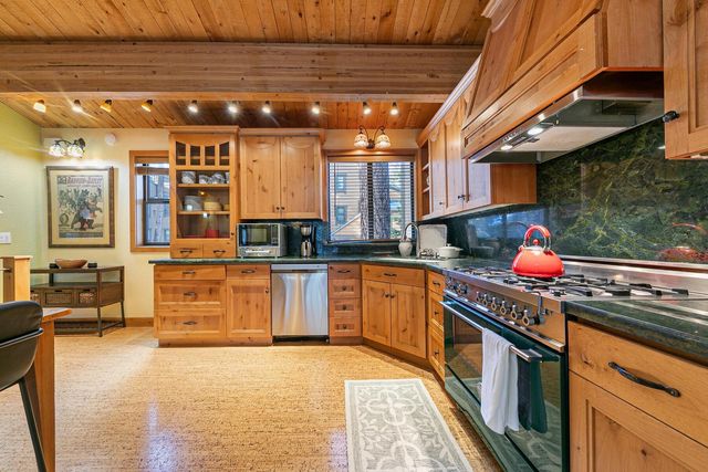 3060 Silver Strike, Truckee, CA 96161