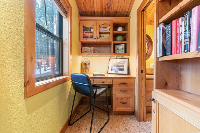 3060 Silver Strike, Truckee, CA 96161