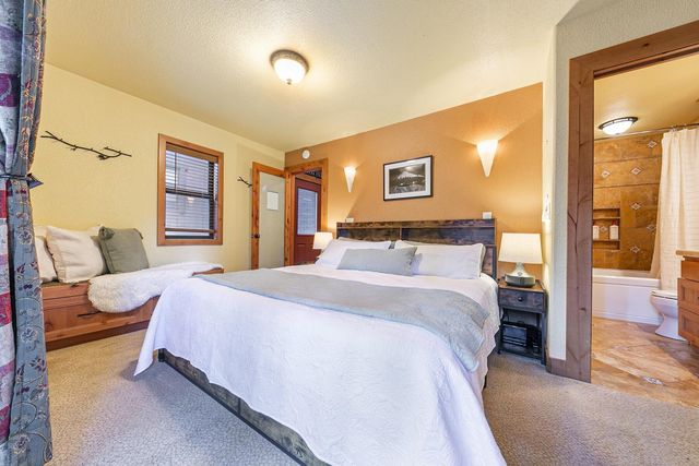 3060 Silver Strike, Truckee, CA 96161