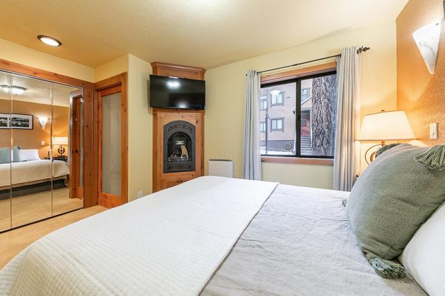 3060 Silver Strike, Truckee, CA 96161