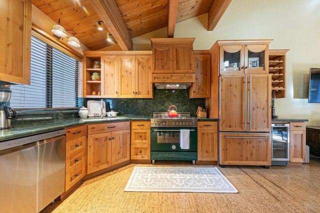 3060 Silver Strike, Truckee, CA 96161