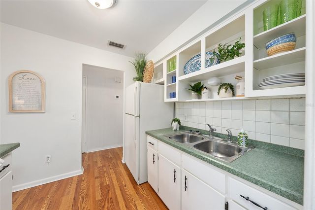 1015 W MONTROSE STREET, Clermont, FL 34711