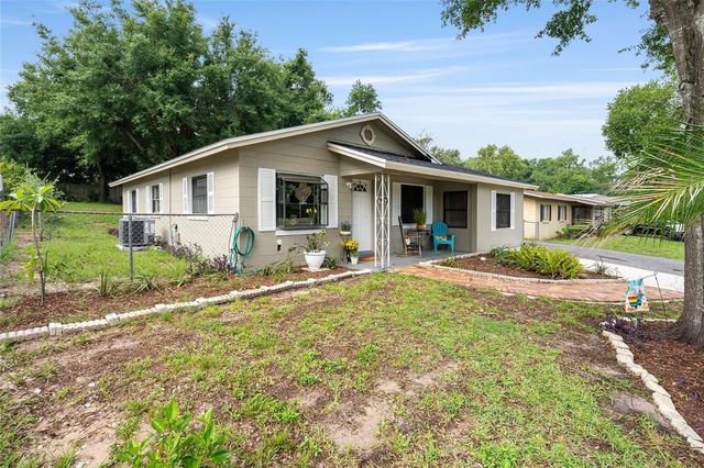 1015 W MONTROSE STREET, Clermont, FL 34711