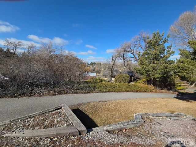 595 N Murdock Lane, Idaho Falls, ID 83402