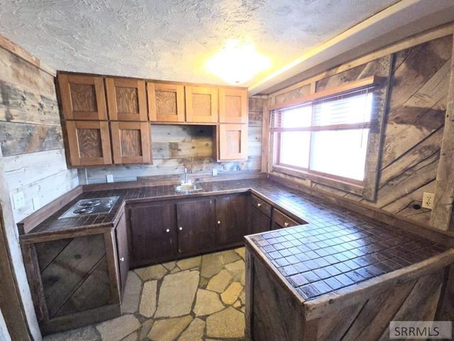 595 N Murdock Lane, Idaho Falls, ID 83402