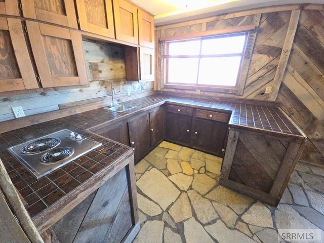 595 N Murdock Lane, Idaho Falls, ID 83402