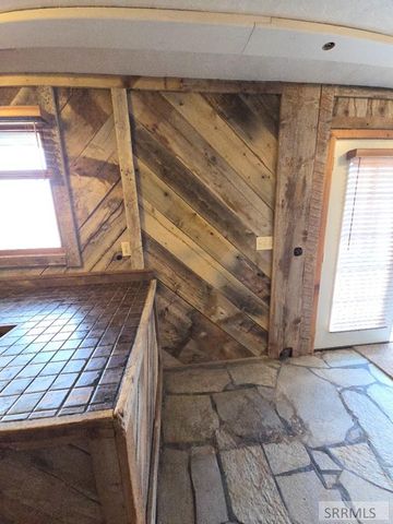 595 N Murdock Lane, Idaho Falls, ID 83402