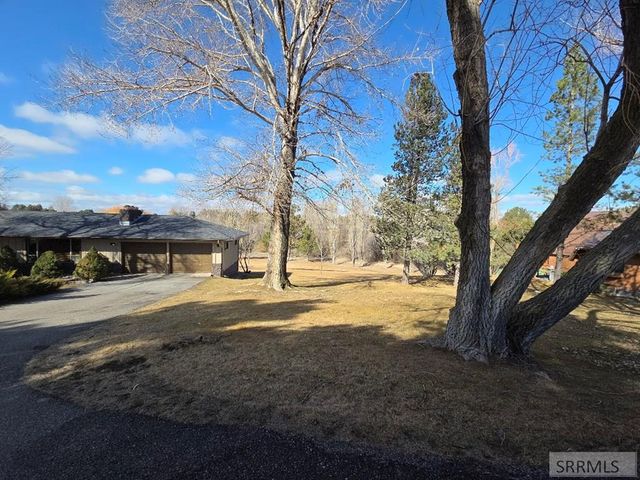 595 N Murdock Lane, Idaho Falls, ID 83402