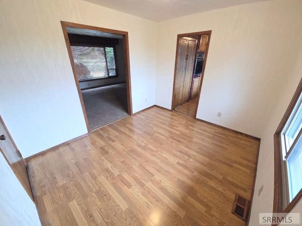 Image 14 of property listing at 595 N Murdock Lane, Idaho Falls, ID 83402