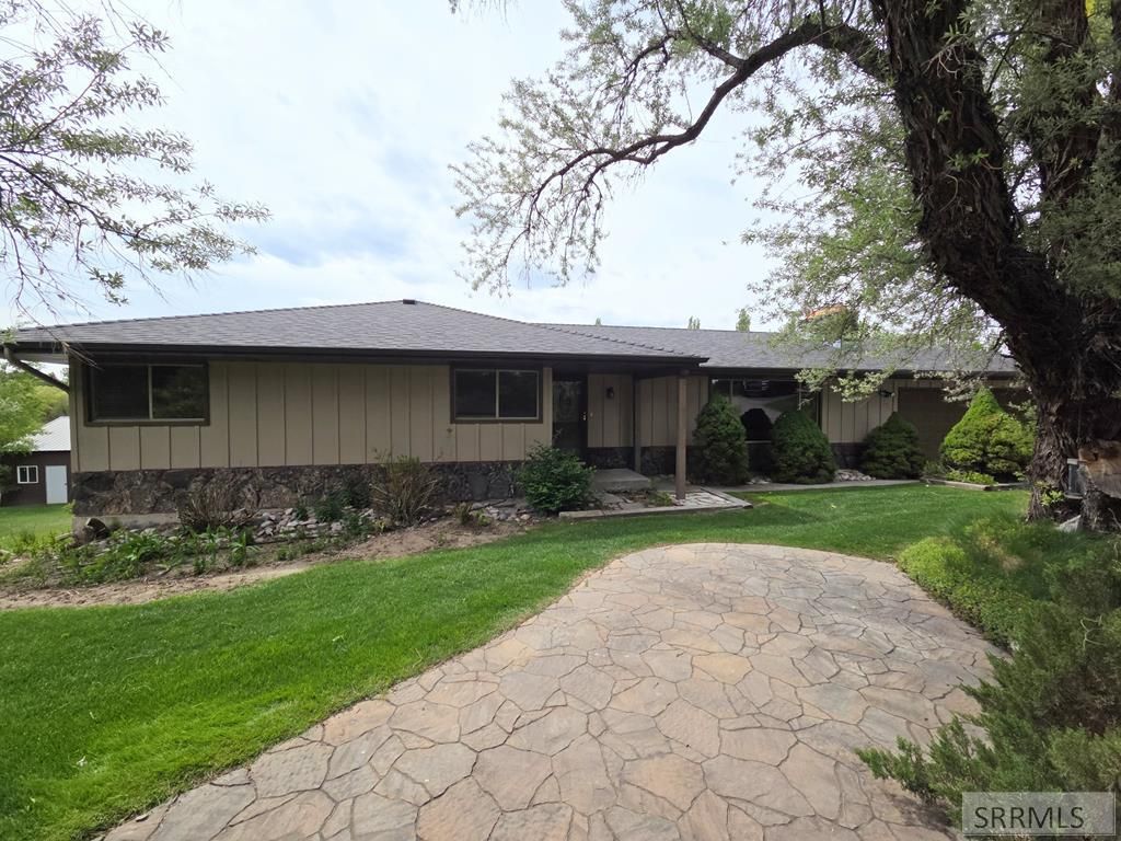 Image 7 of property listing at 595 N Murdock Lane, Idaho Falls, ID 83402