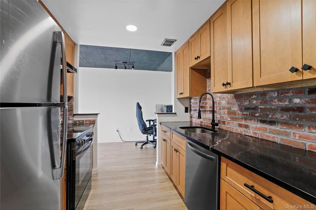 500 High Point Drive 709, Hartsdale, NY 10530