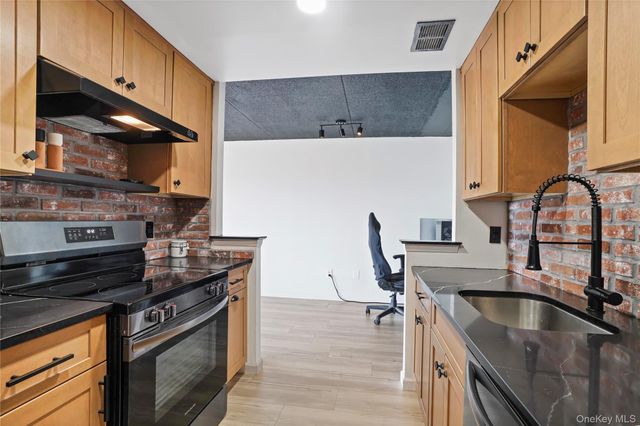 500 High Point Drive 709, Hartsdale, NY 10530