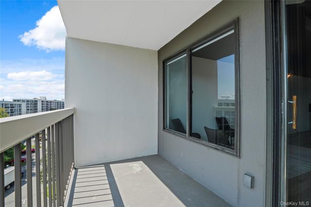 500 High Point Drive 709, Hartsdale, NY 10530