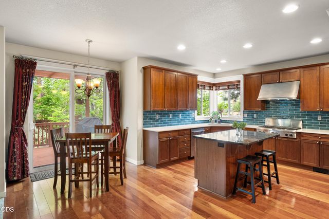 61353 Huckleberry Place, Bend, OR 97702