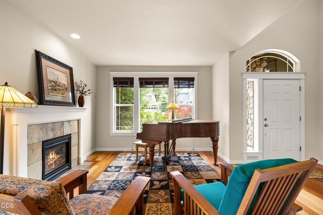 61353 Huckleberry Place, Bend, OR 97702
