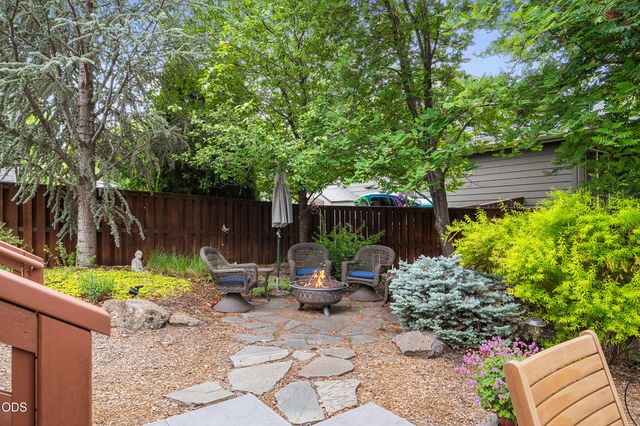 61353 Huckleberry Place, Bend, OR 97702