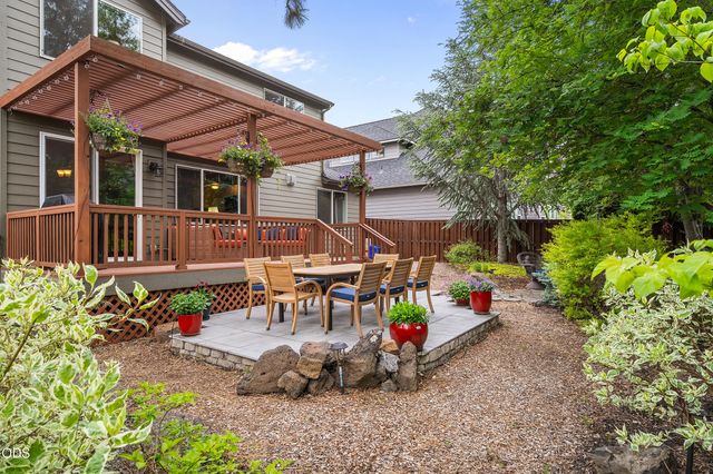 61353 Huckleberry Place, Bend, OR 97702