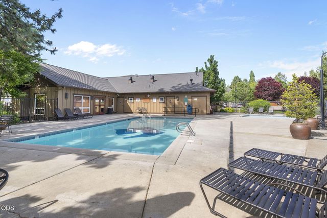 61353 Huckleberry Place, Bend, OR 97702