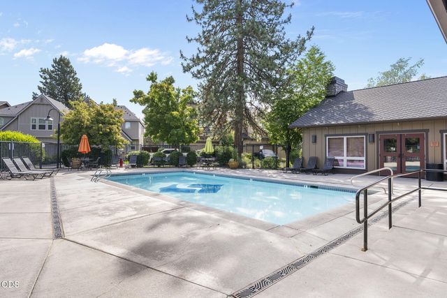 61353 Huckleberry Place, Bend, OR 97702