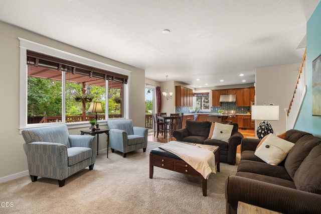 61353 Huckleberry Place, Bend, OR 97702