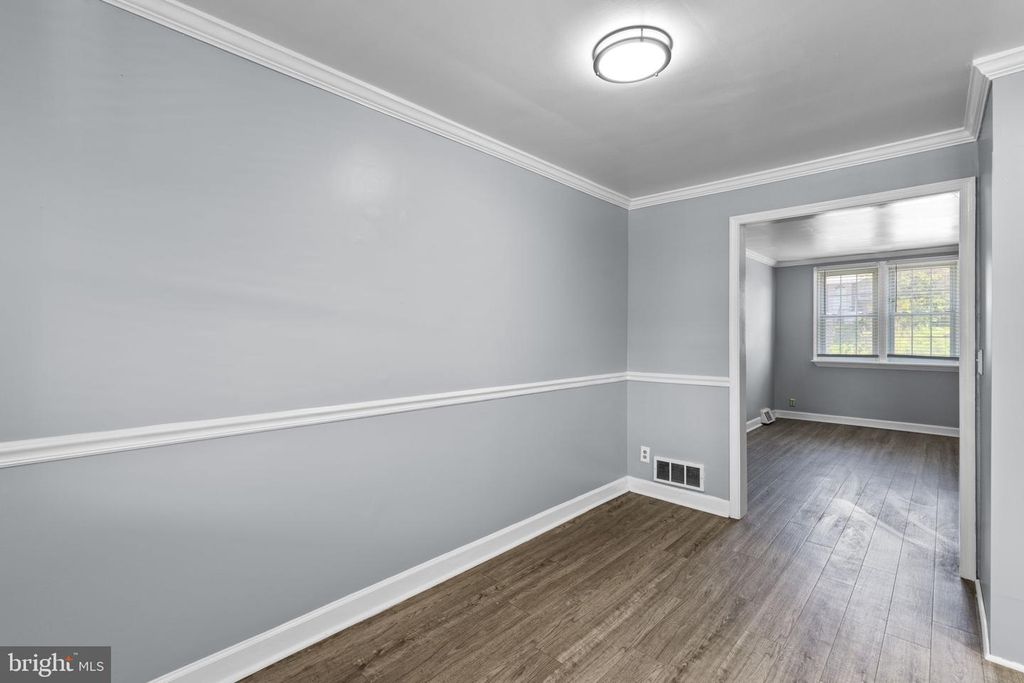 Image 10 of property listing at 2138 WHISTLER AVE, Baltimore, MD 21230