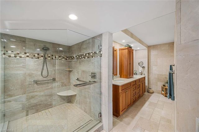 4401 Gulf Shore BLVD N # B802, Naples, FL 34103