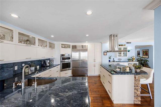 4401 Gulf Shore BLVD N # B802, Naples, FL 34103