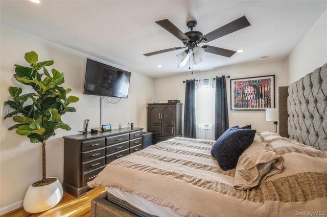 2 Udalia Road, West Islip, NY 11795