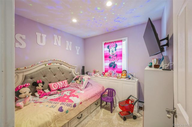 2 Udalia Road, West Islip, NY 11795