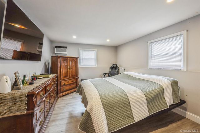 2 Udalia Road, West Islip, NY 11795